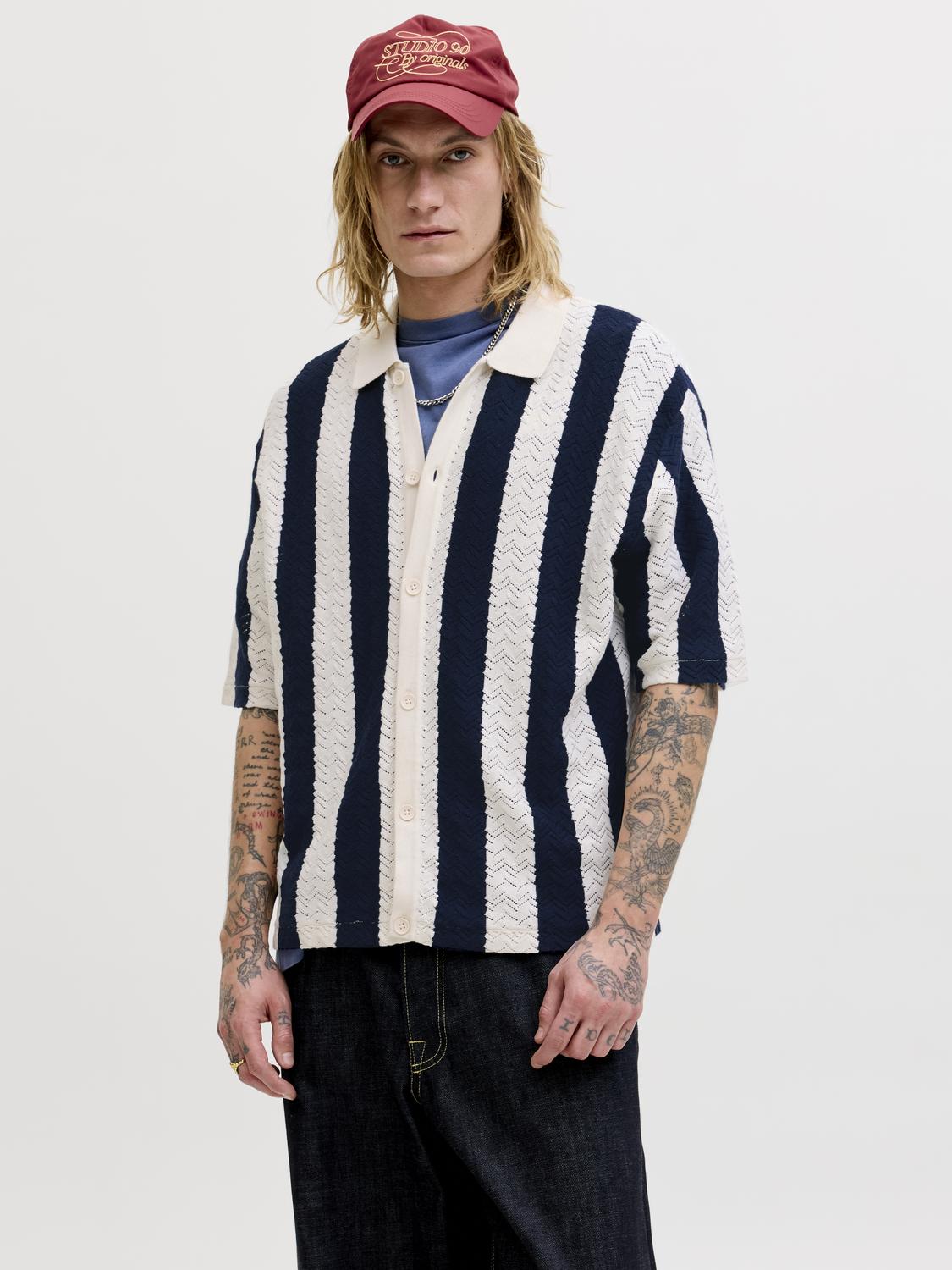 model_shot-front