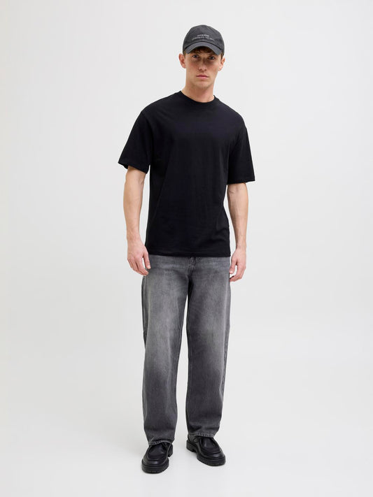 model_shot-front_full