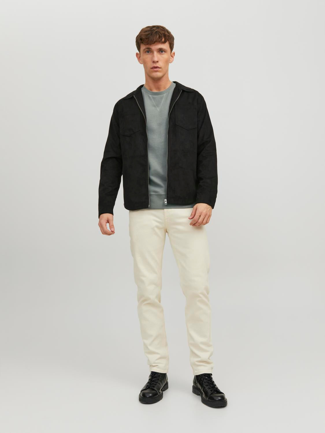 model_shot-front_full