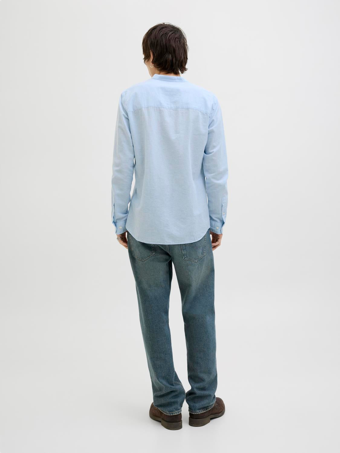 model_shot-back