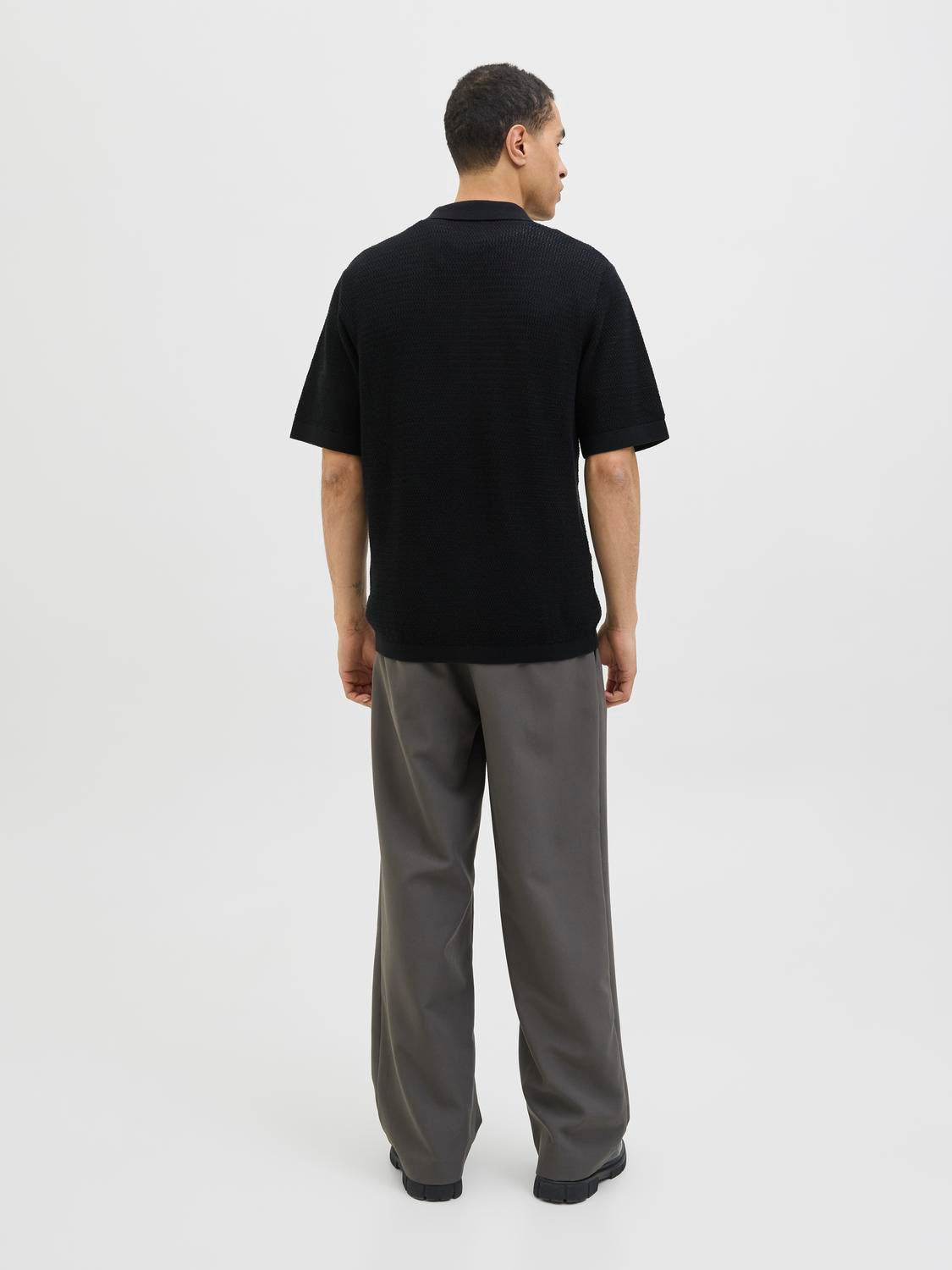 model_shot-back
