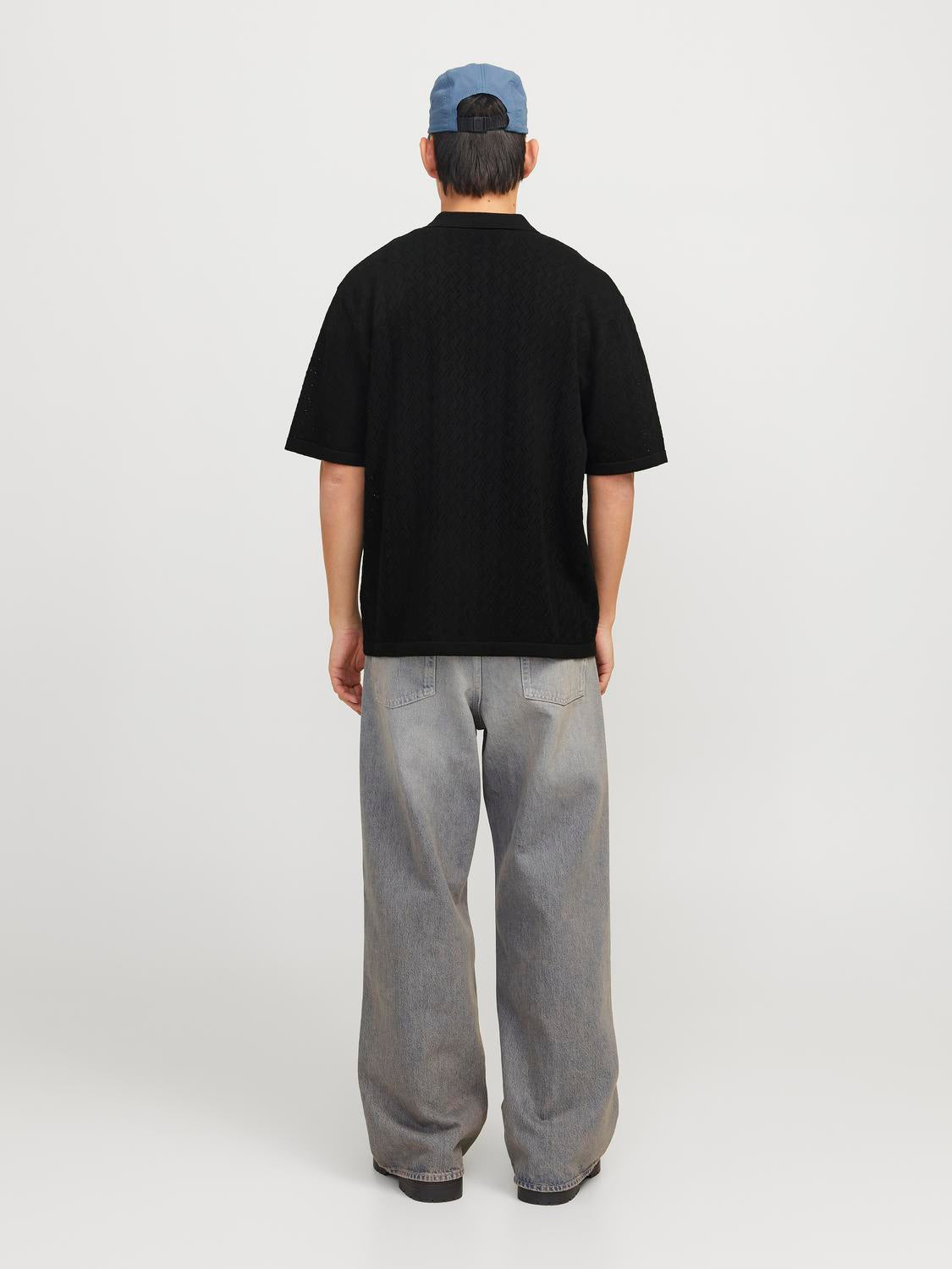 model_shot-back