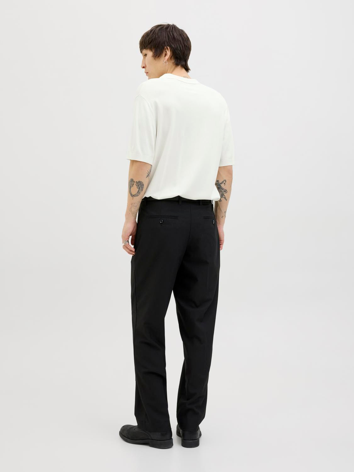 model_shot-back