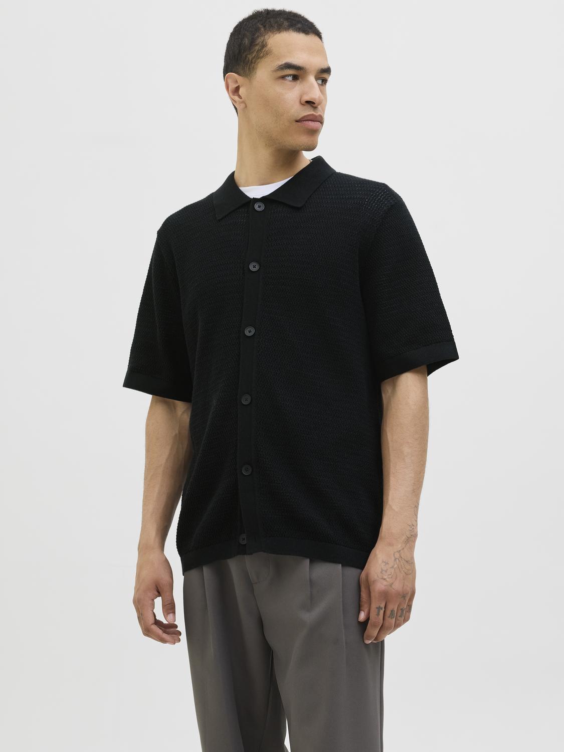 model_shot-front