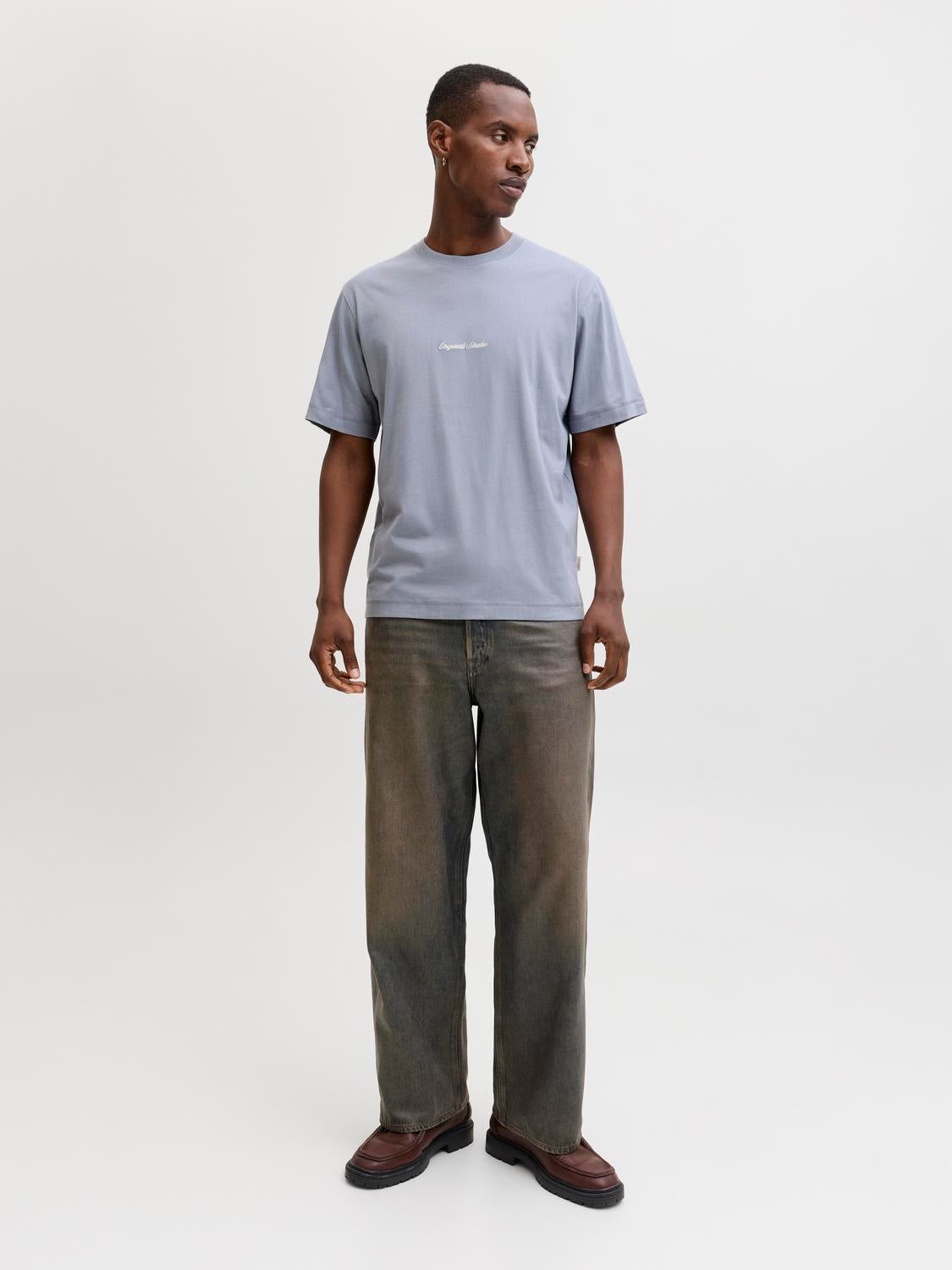 model_shot-front_full