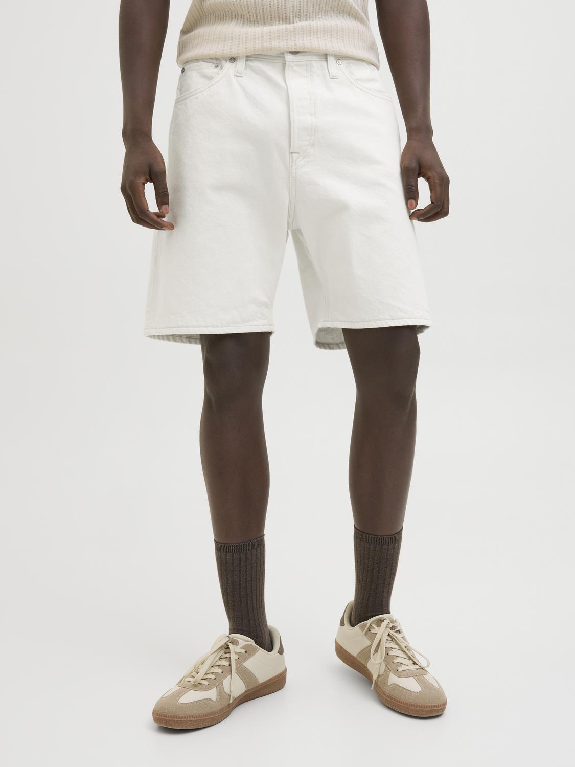 model_shot-front
