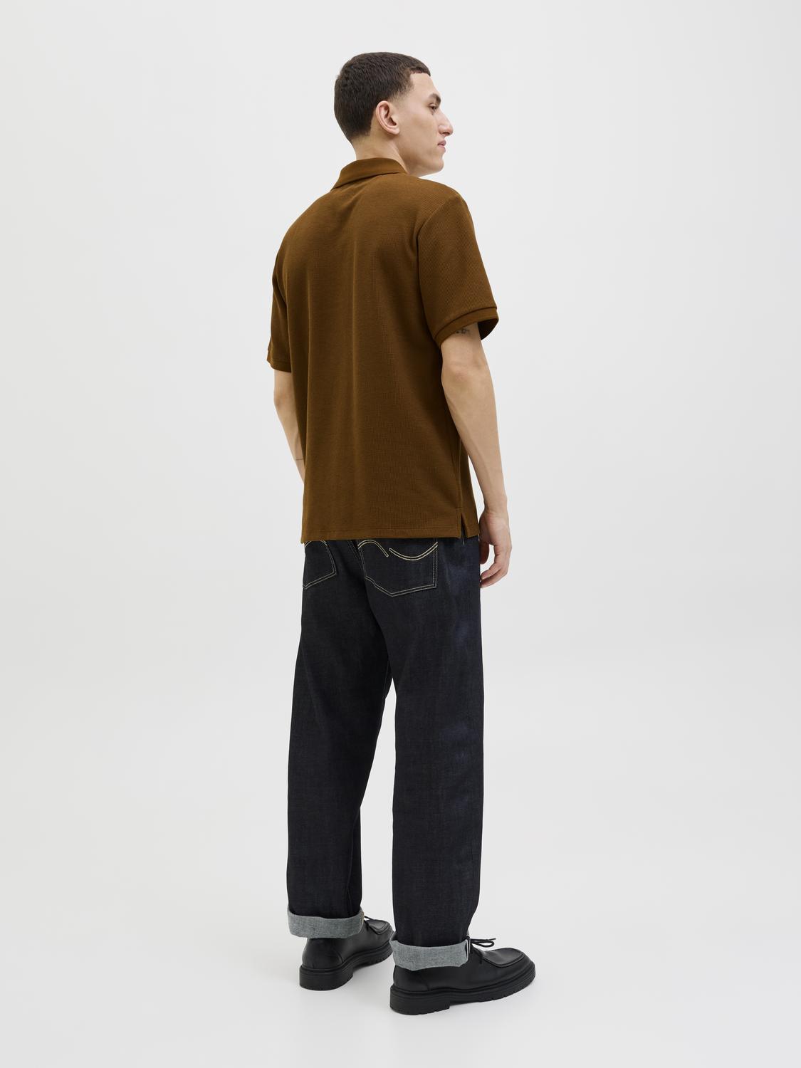 model_shot-back