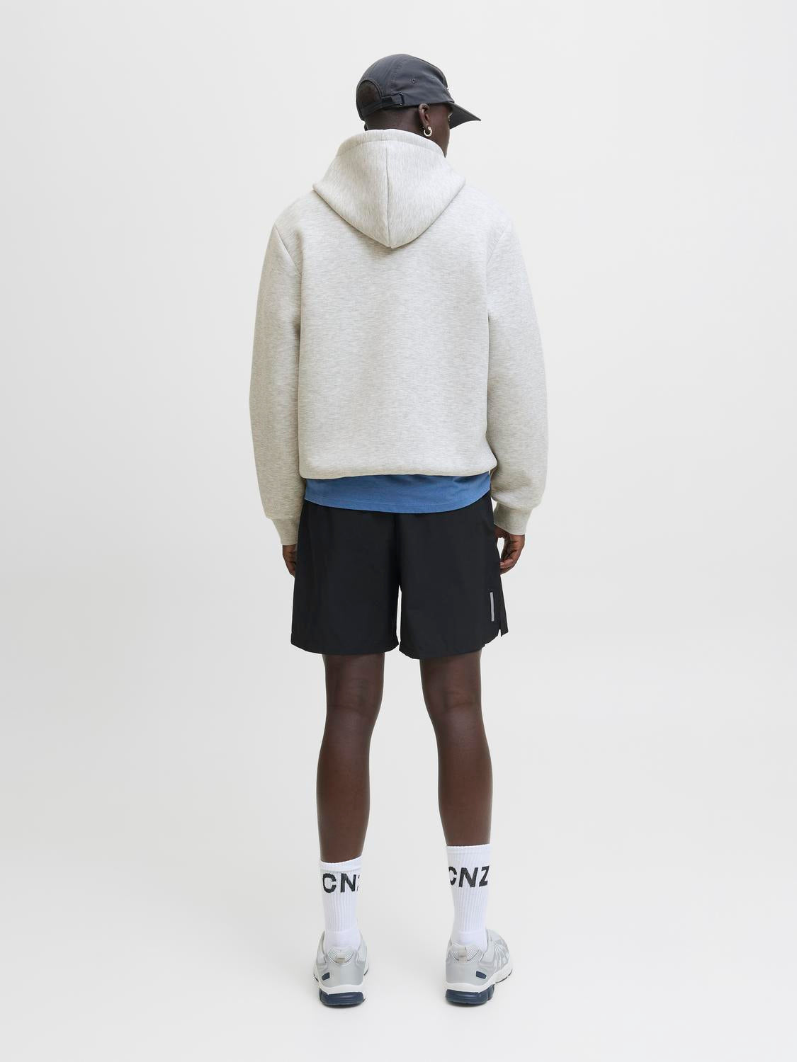 model_shot-back