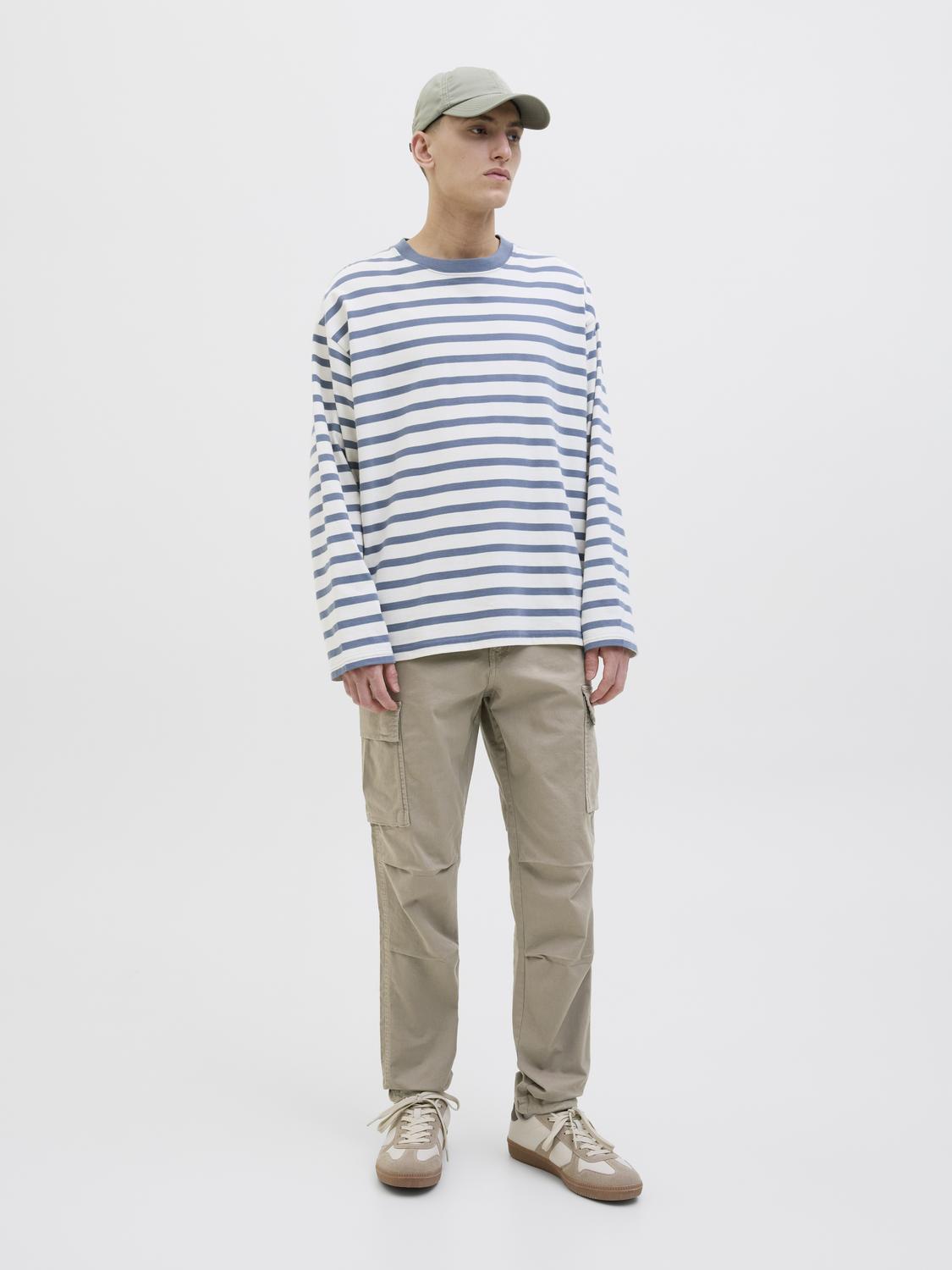 model_shot-front_full