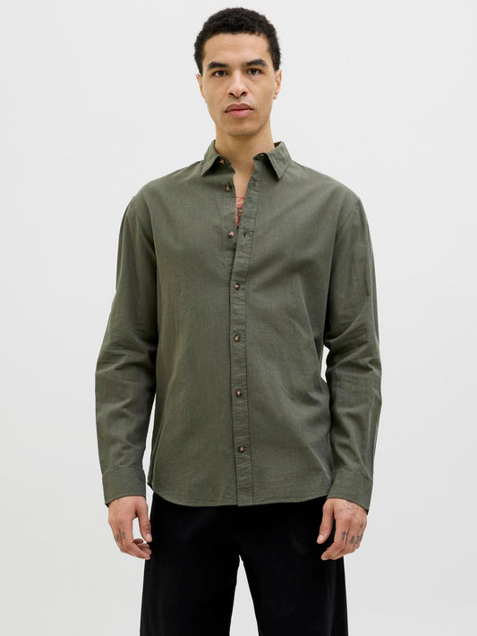 model_shot-front
