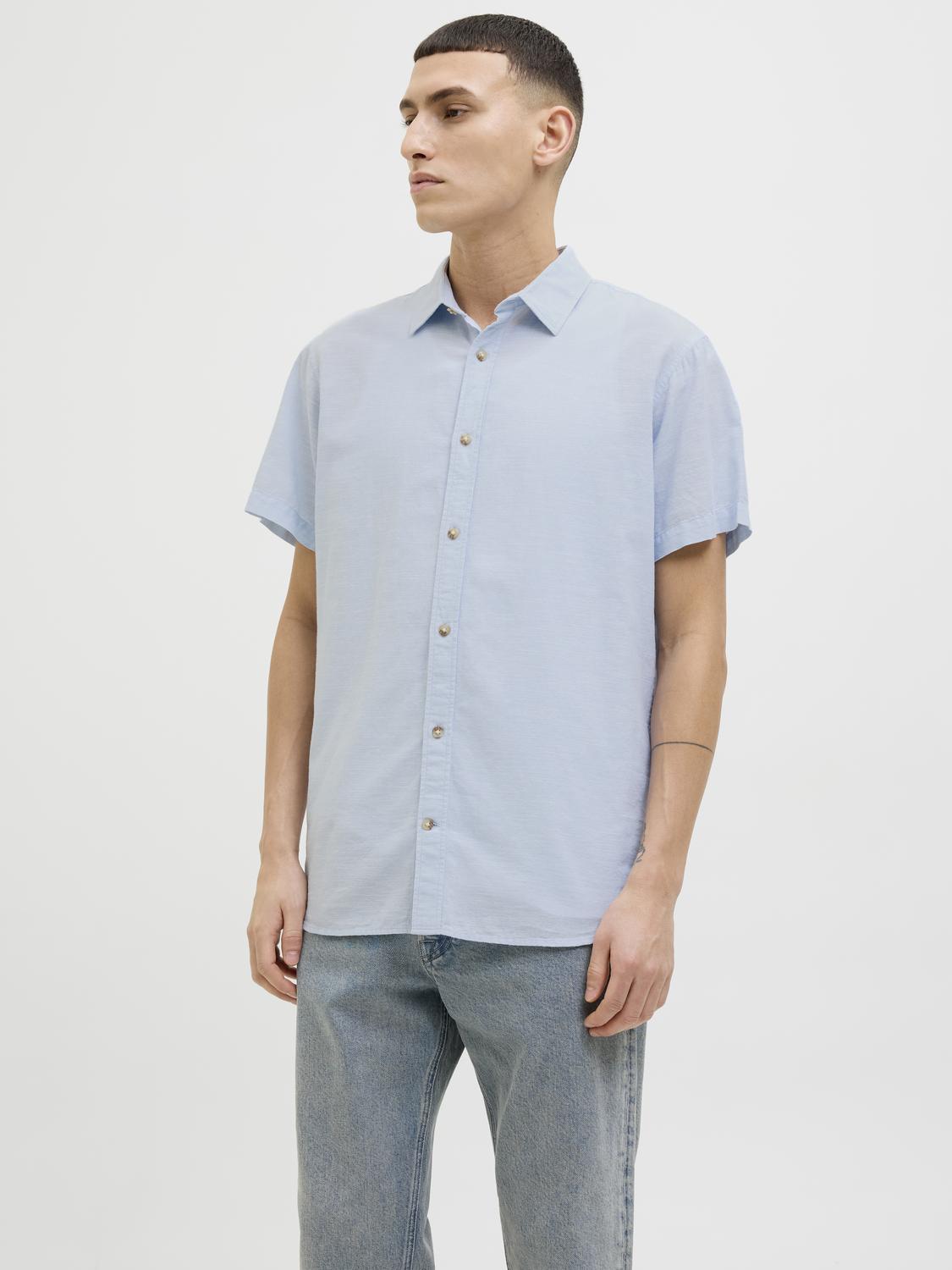 model_shot-front