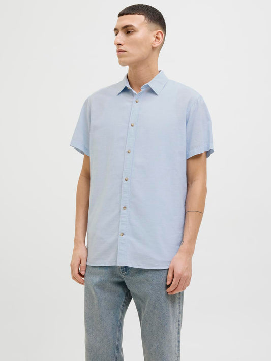 model_shot-front