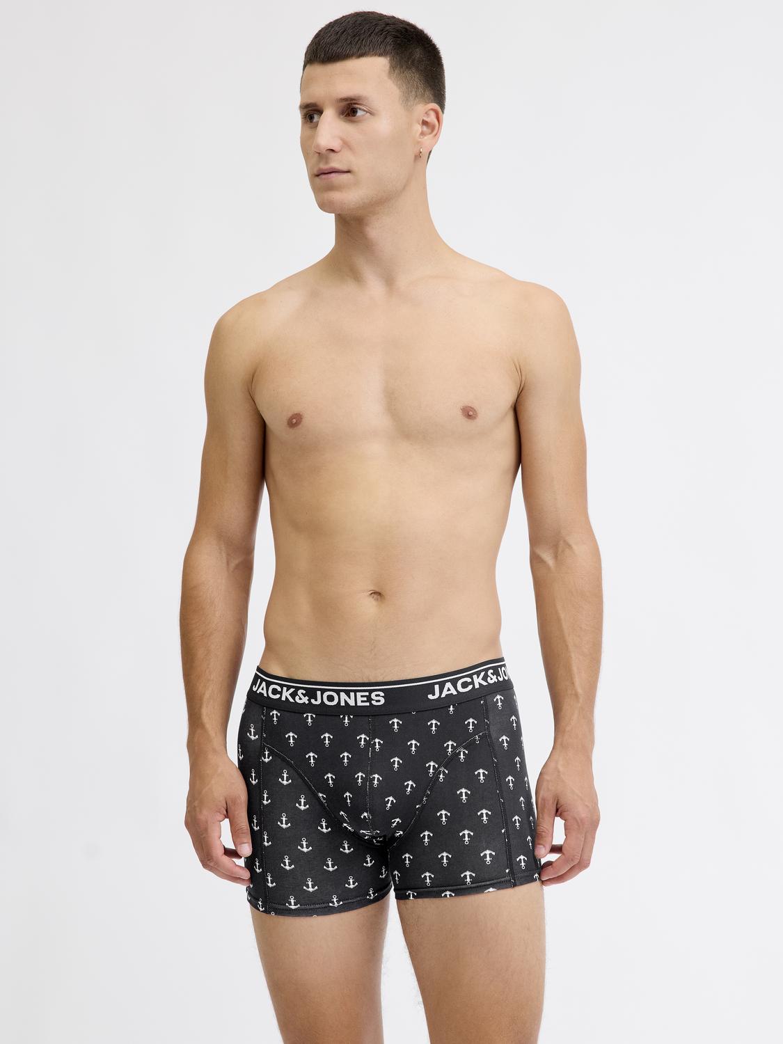 model_shot-front