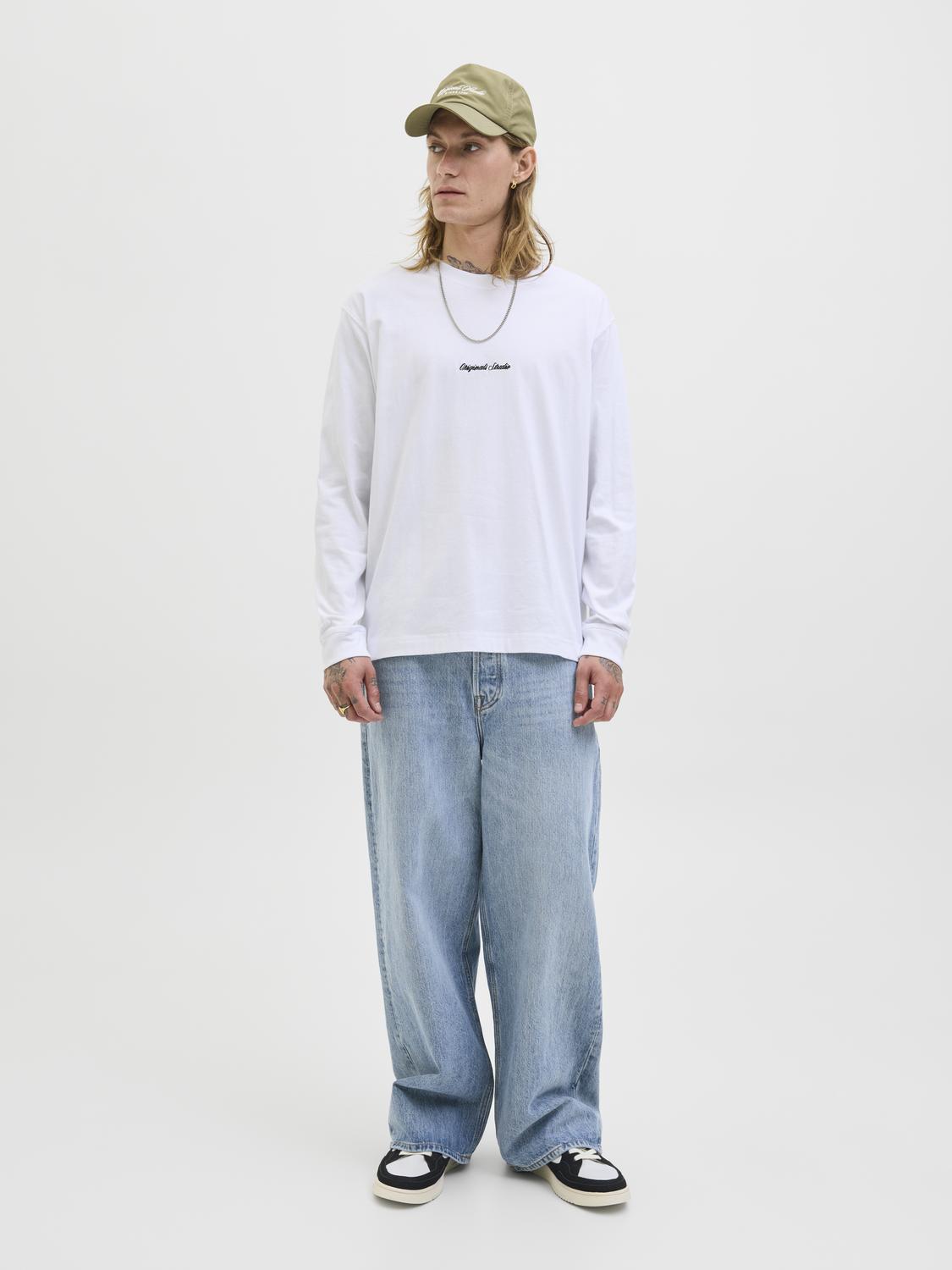 model_shot-front_full