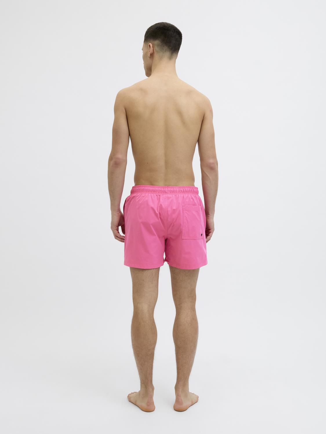 model_shot-back