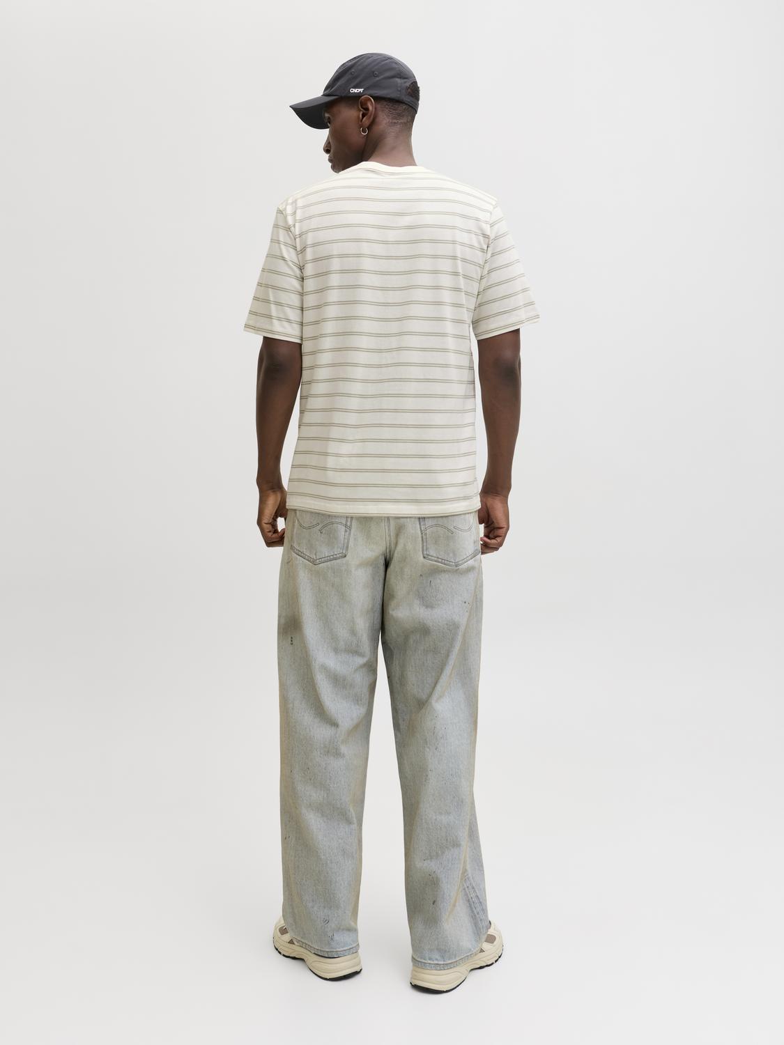 model_shot-back