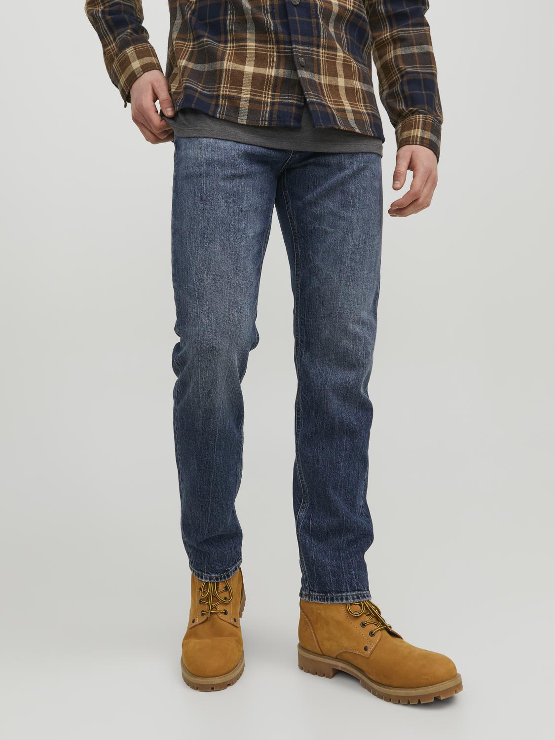 model_shot-front