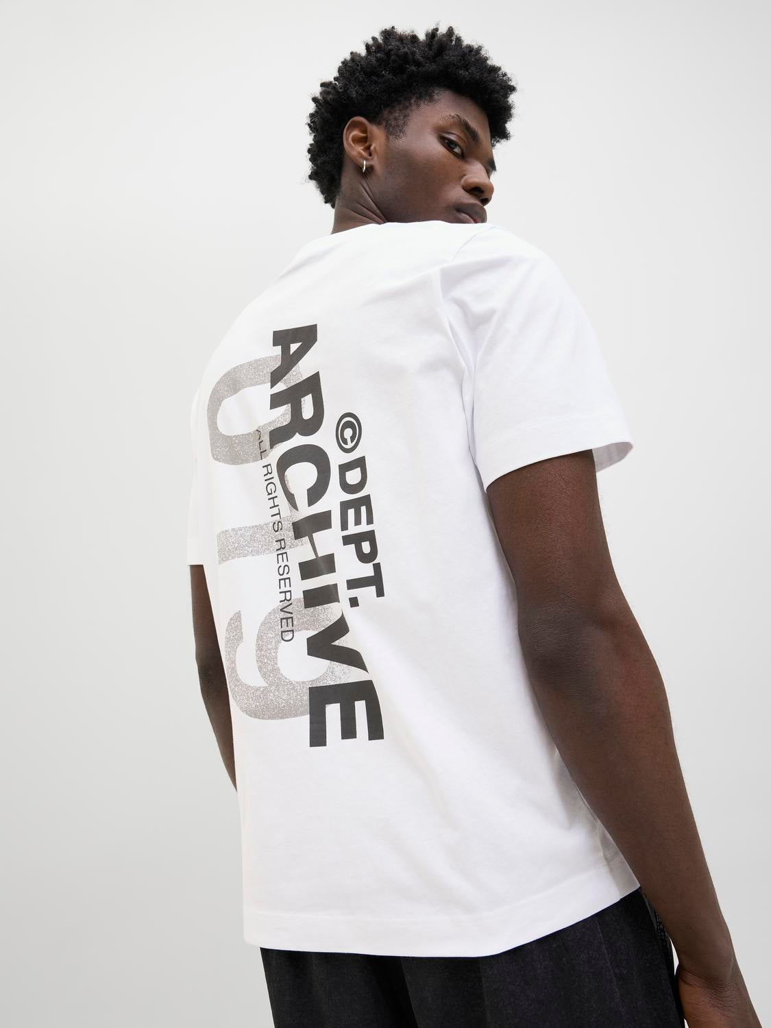 model_shot-creative