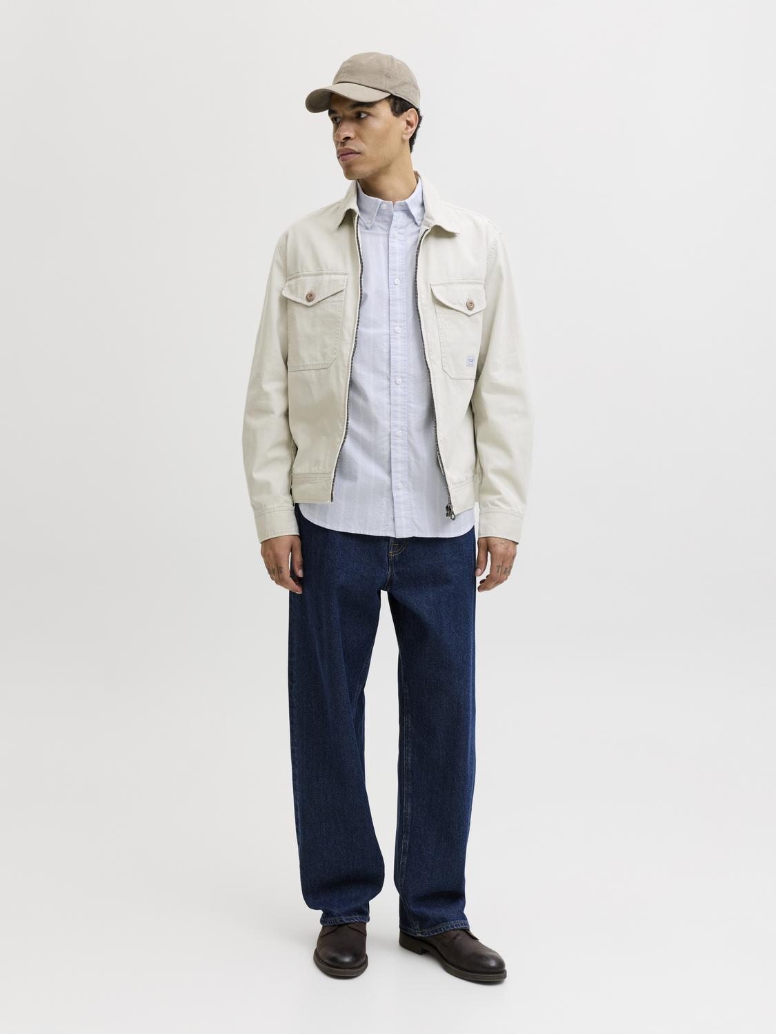model_shot-front_full