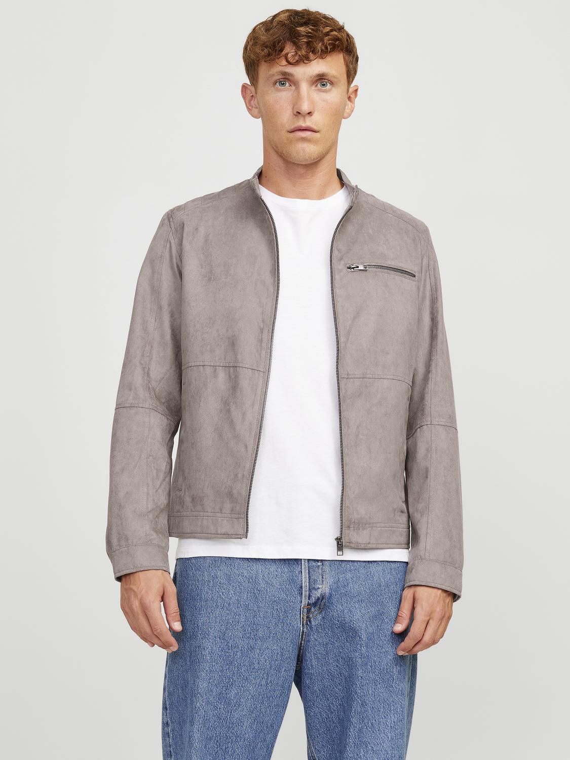 model_shot-front