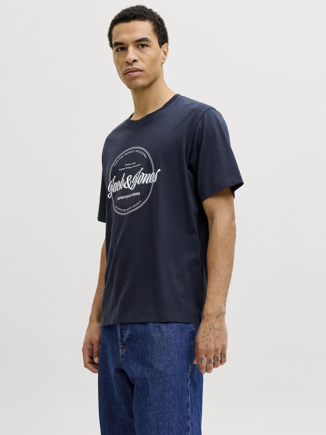 model_shot-front