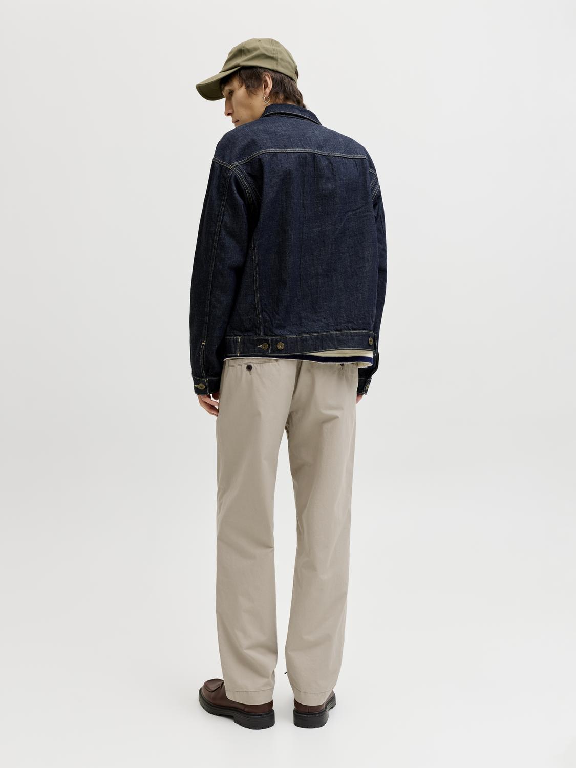 model_shot-back