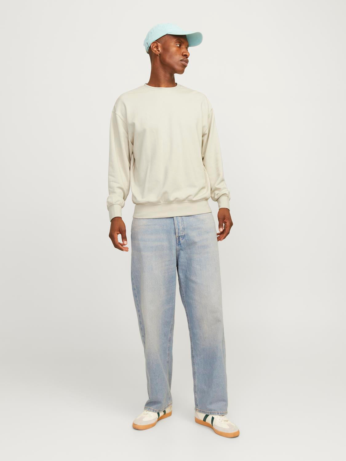 model_shot-front_full