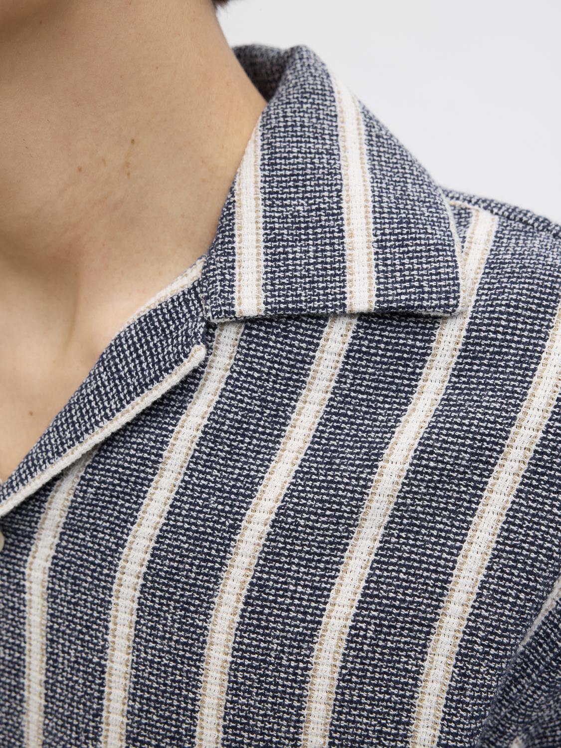 model_shot-detail