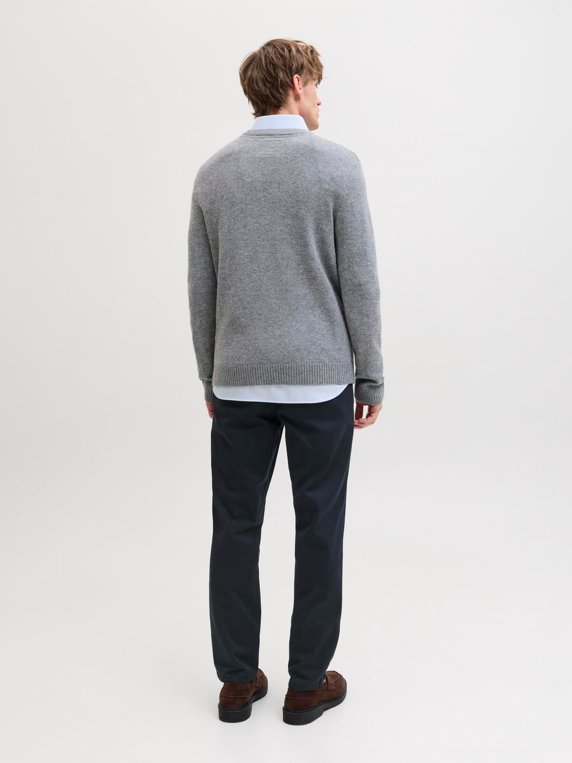 model_shot-back