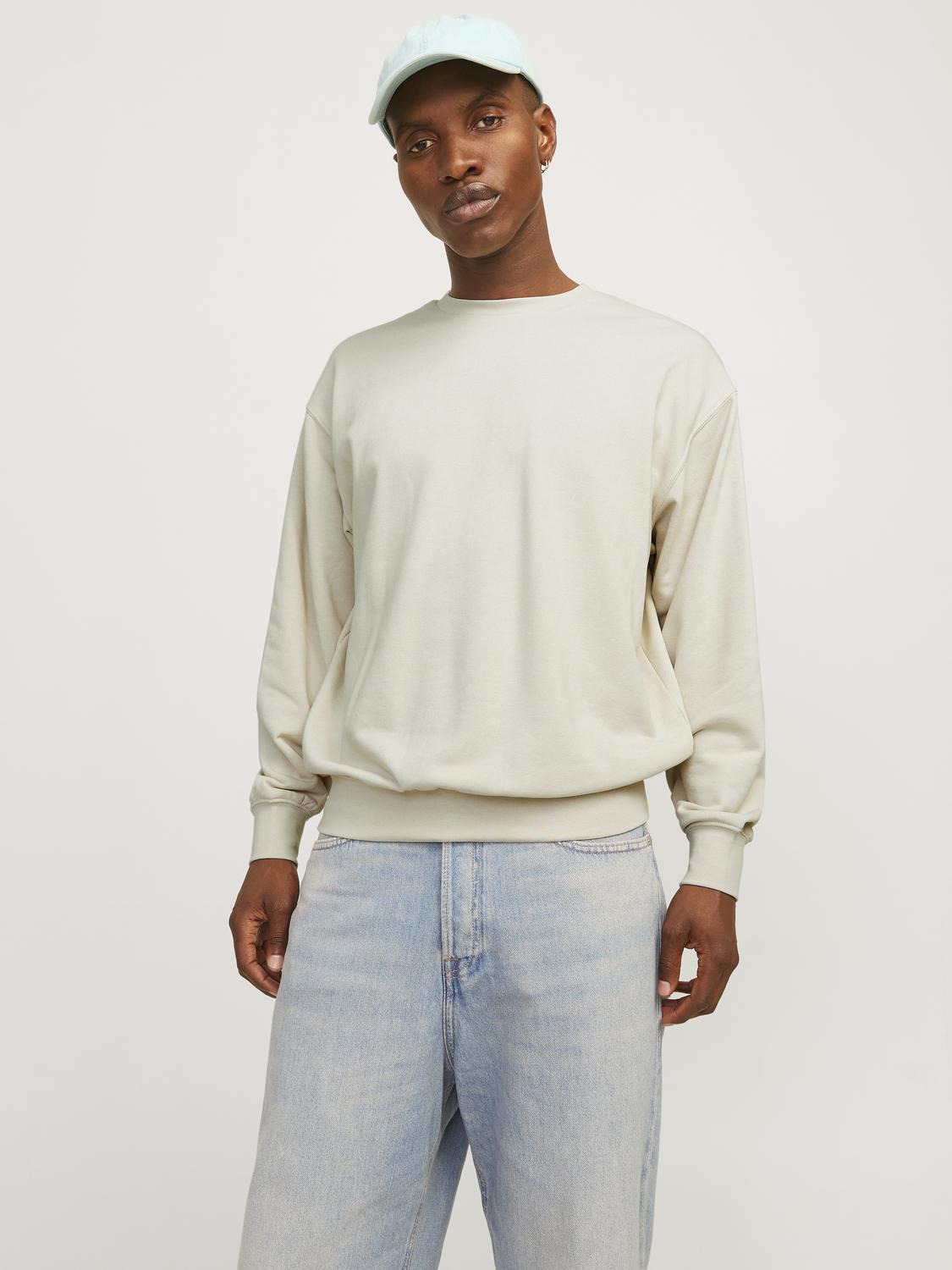 model_shot-front