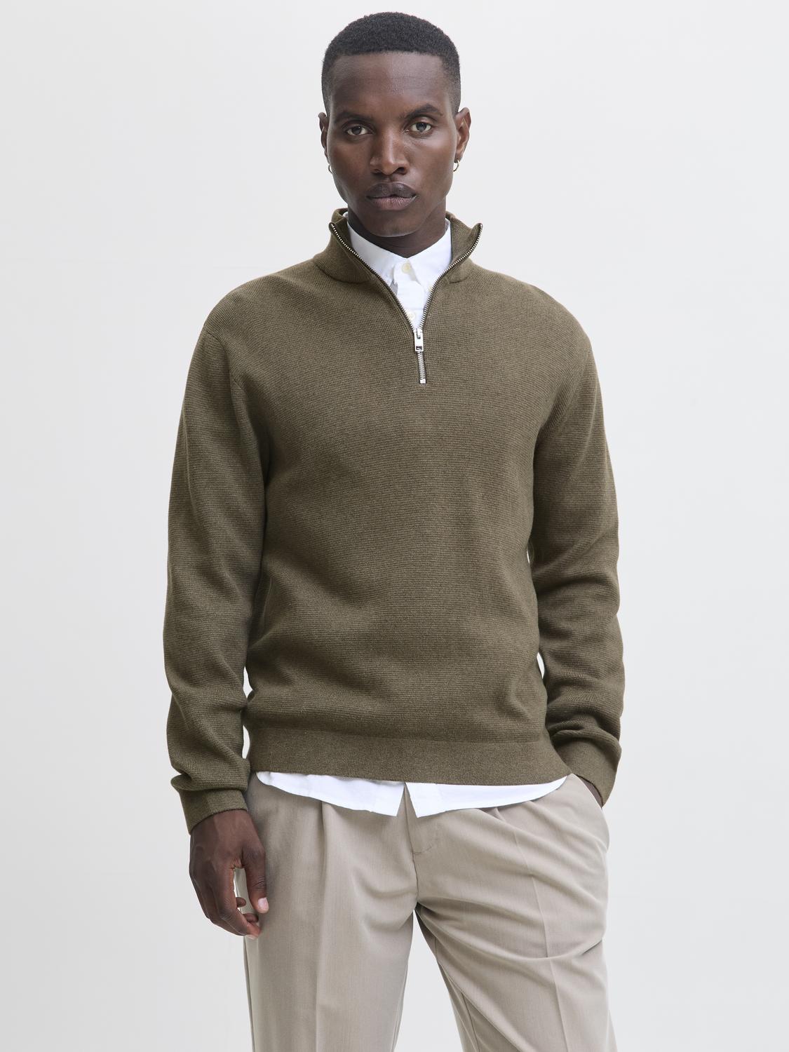 model_shot-front