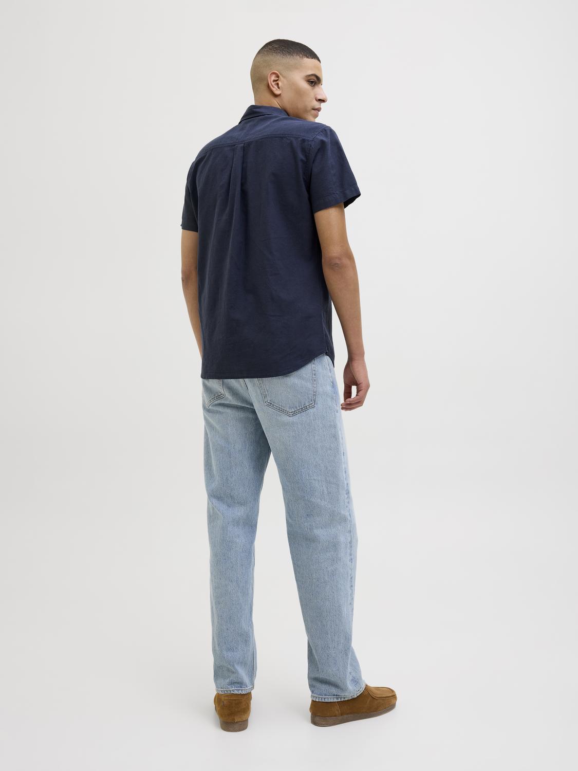model_shot-back