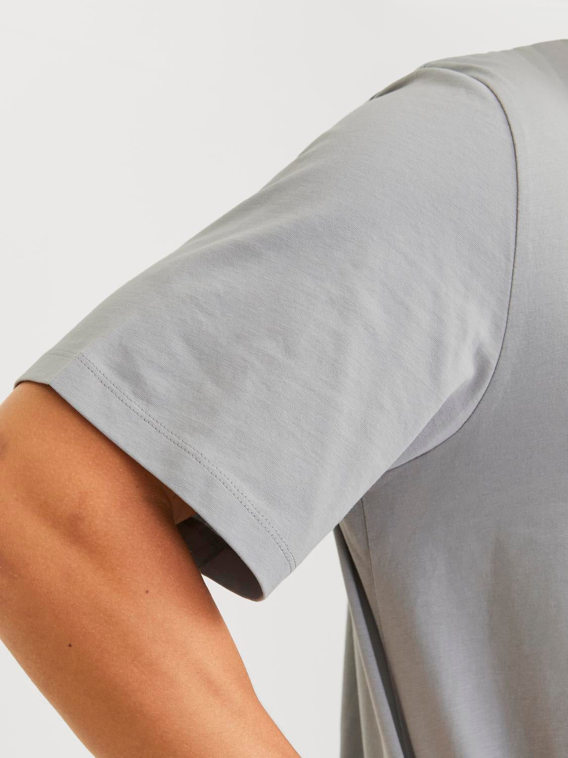 model_shot-detail