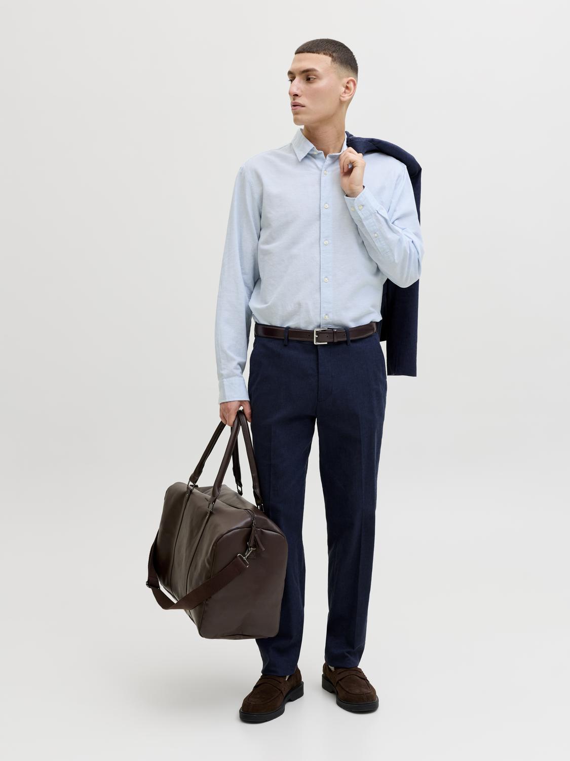 model_shot-front_full