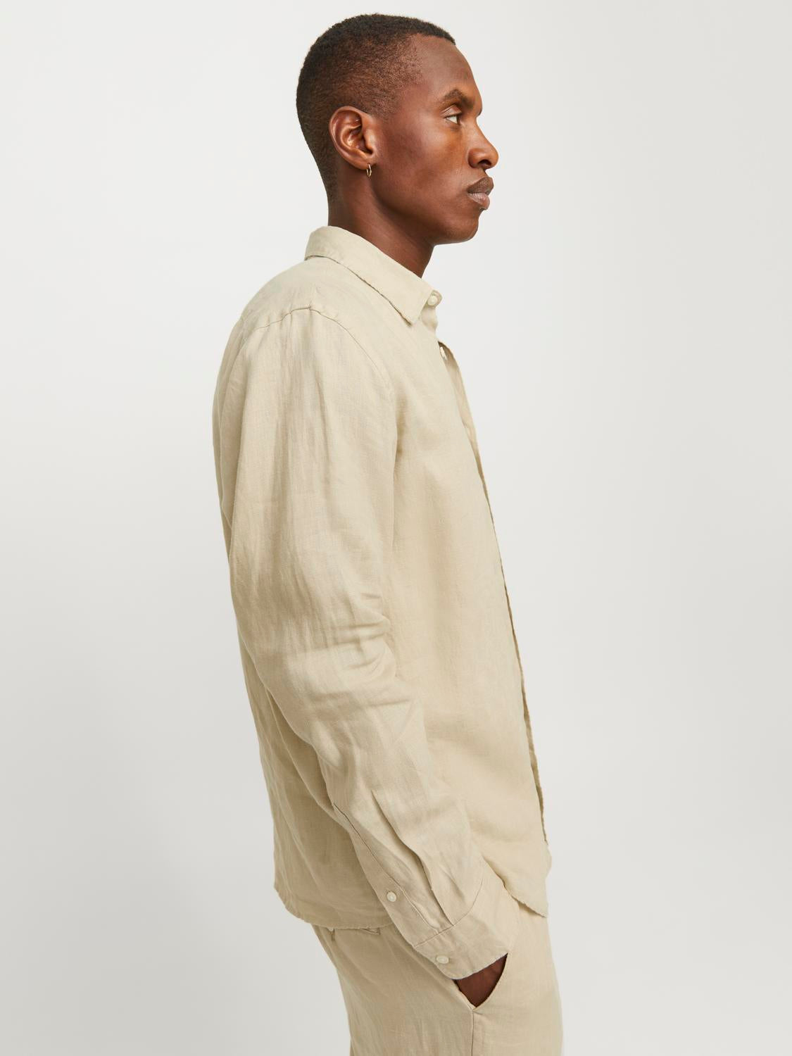 model_shot-creative