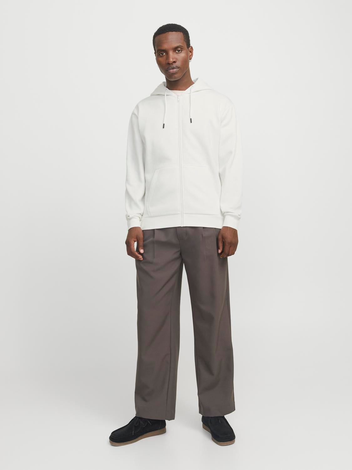 model_shot-front_full