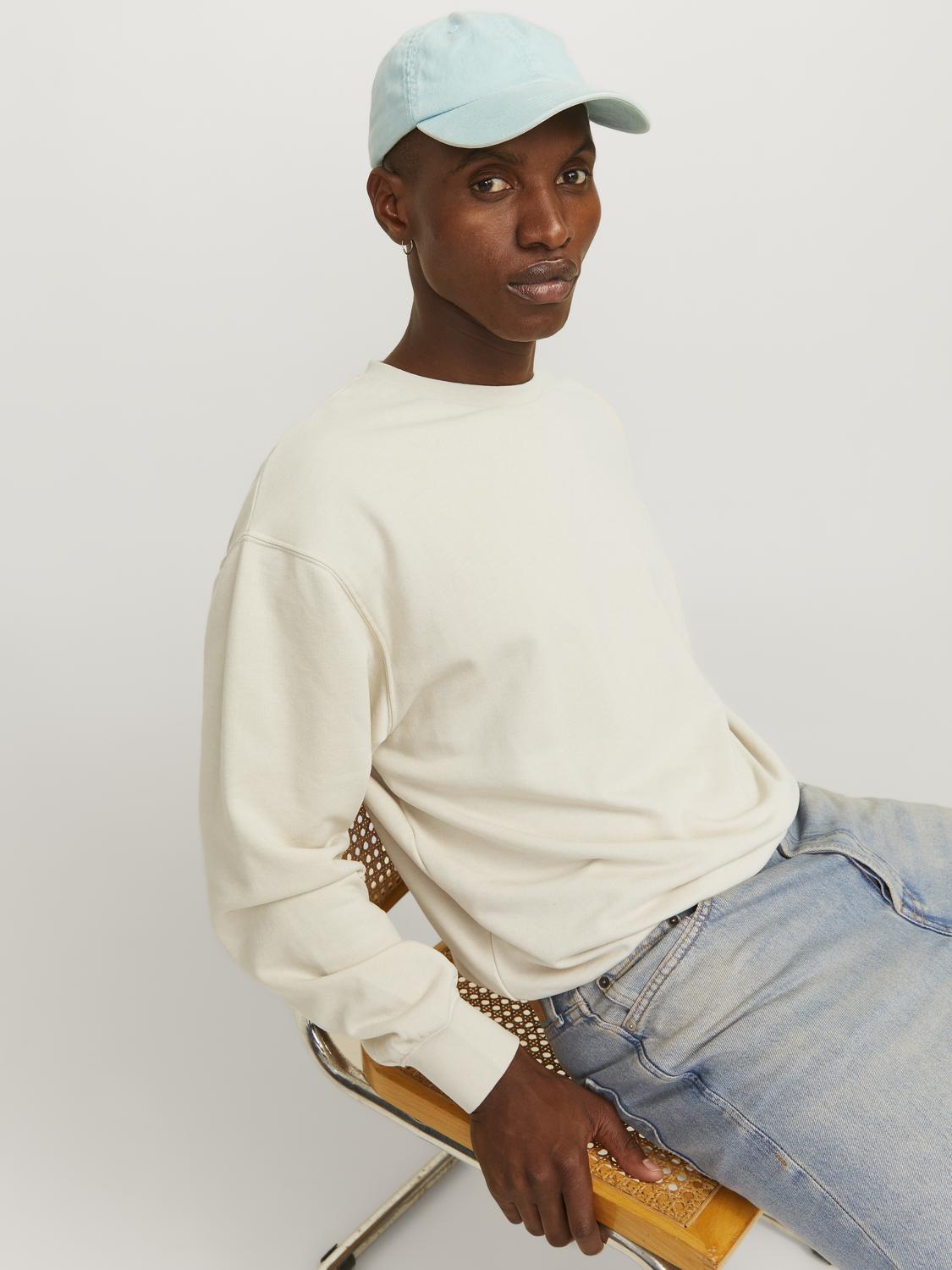 model_shot-creative
