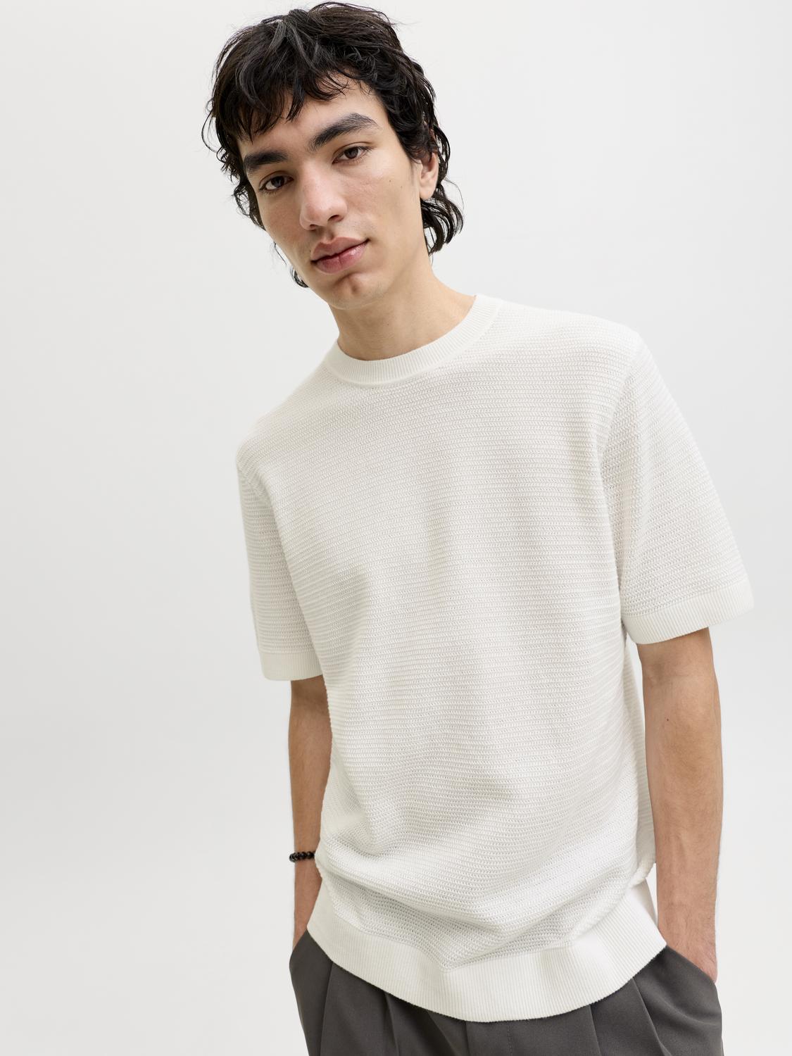 model_shot-creative