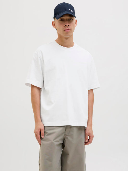 model_shot-front