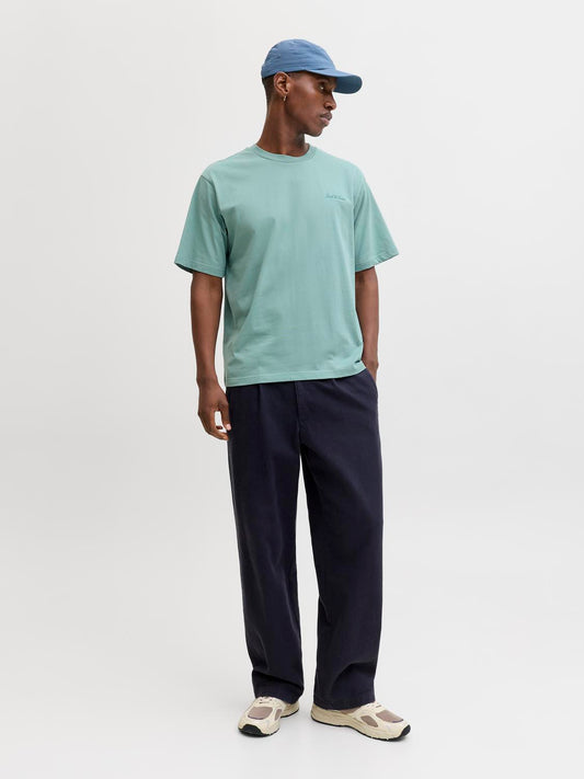 model_shot-front_full