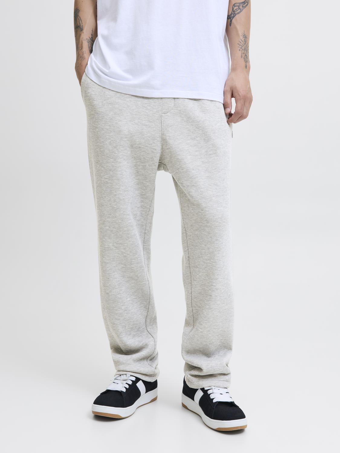 model_shot-front