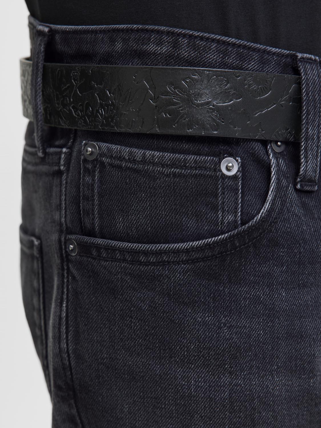 model_shot-detail