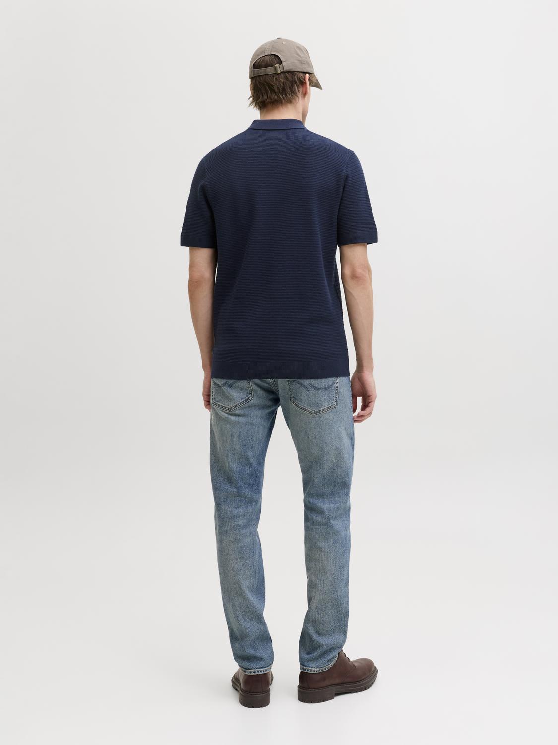 model_shot-back