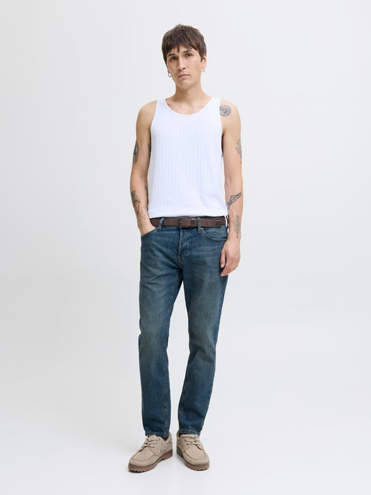 model_shot-front_full