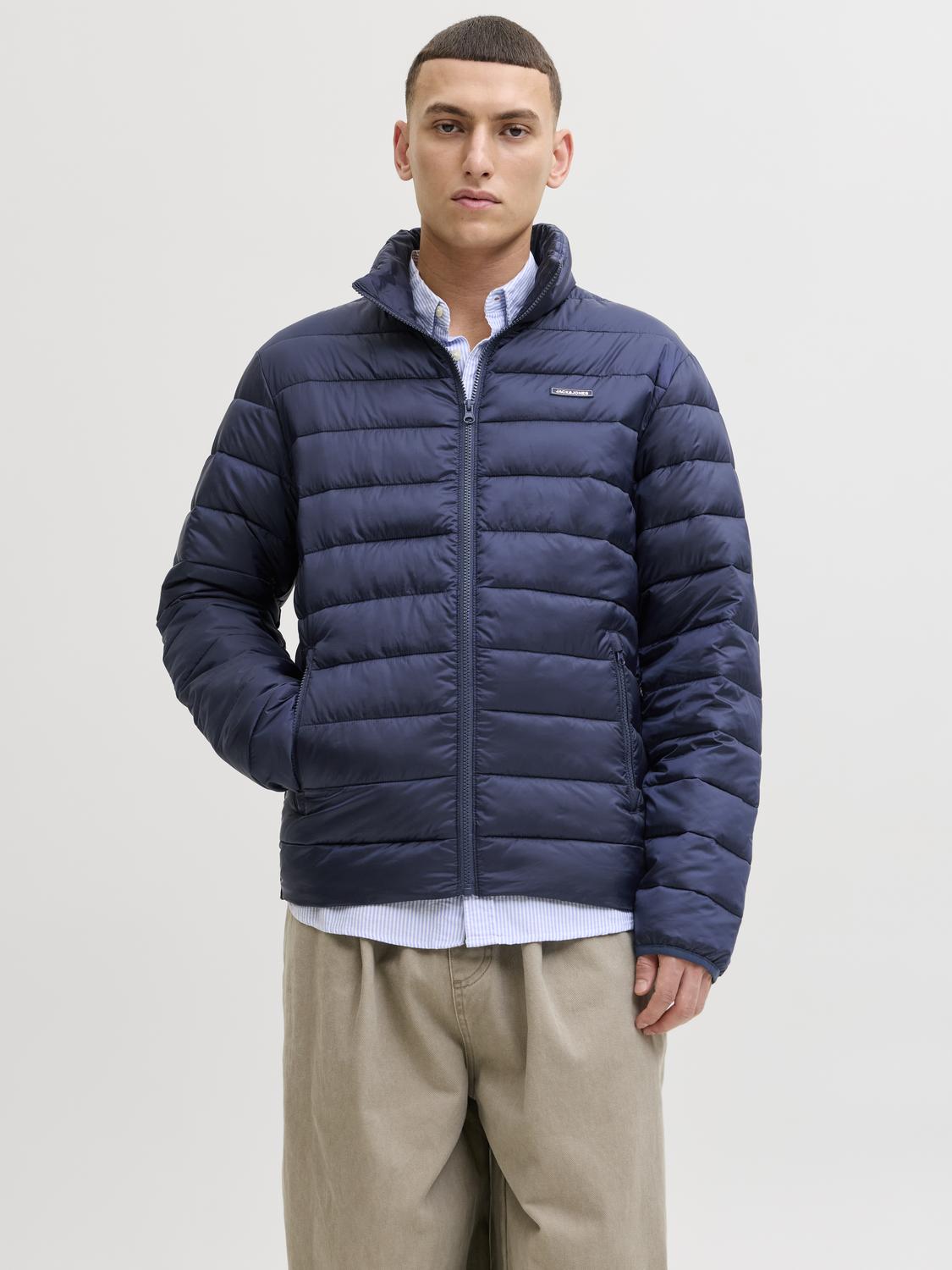 model_shot-front
