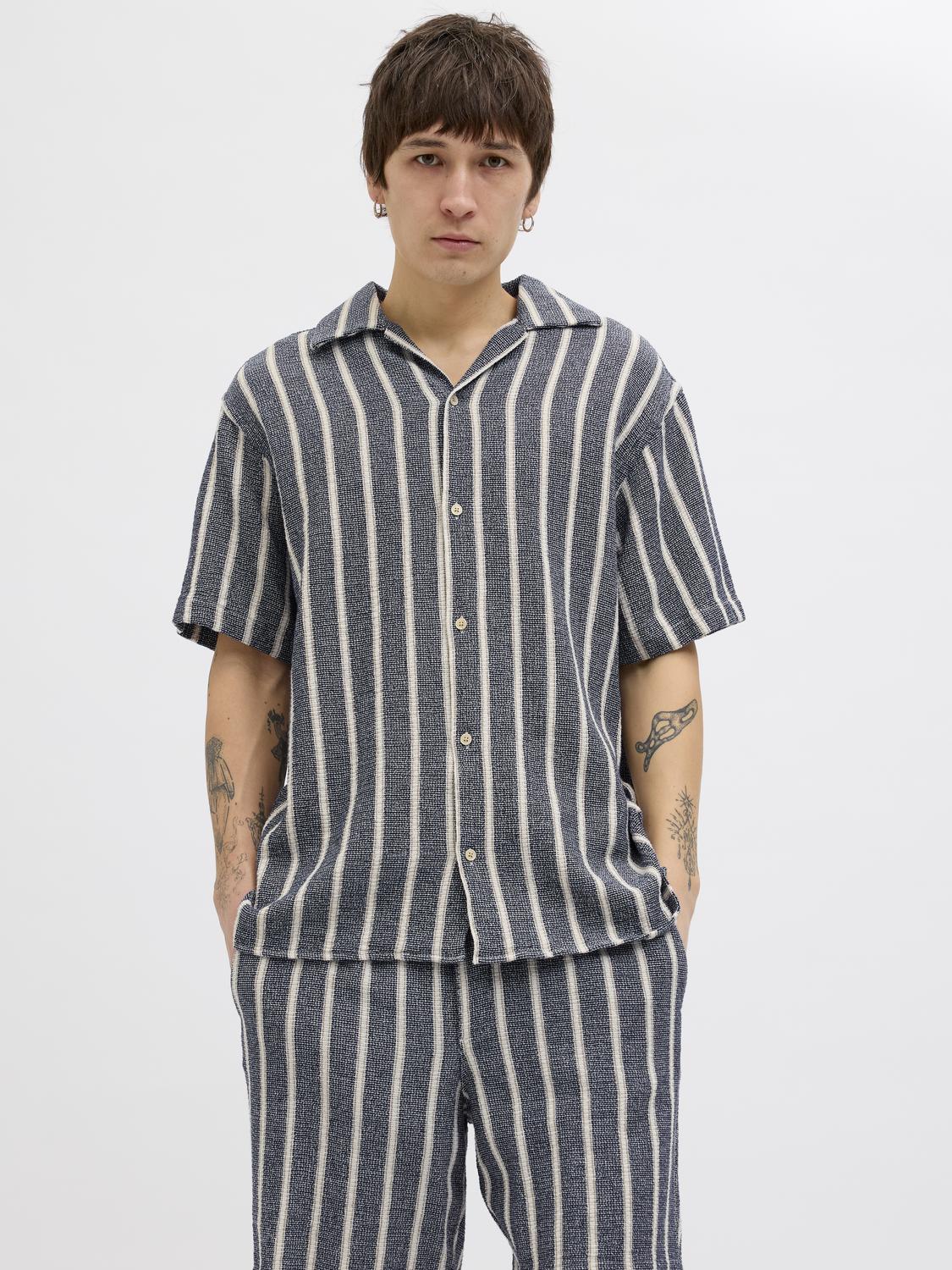 model_shot-front