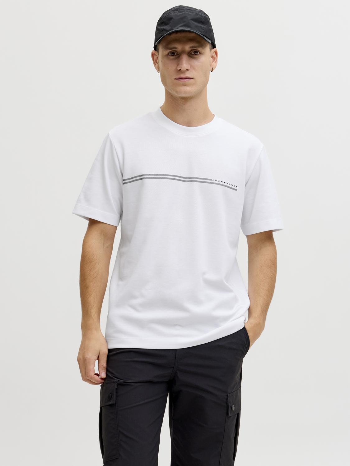 model_shot-front