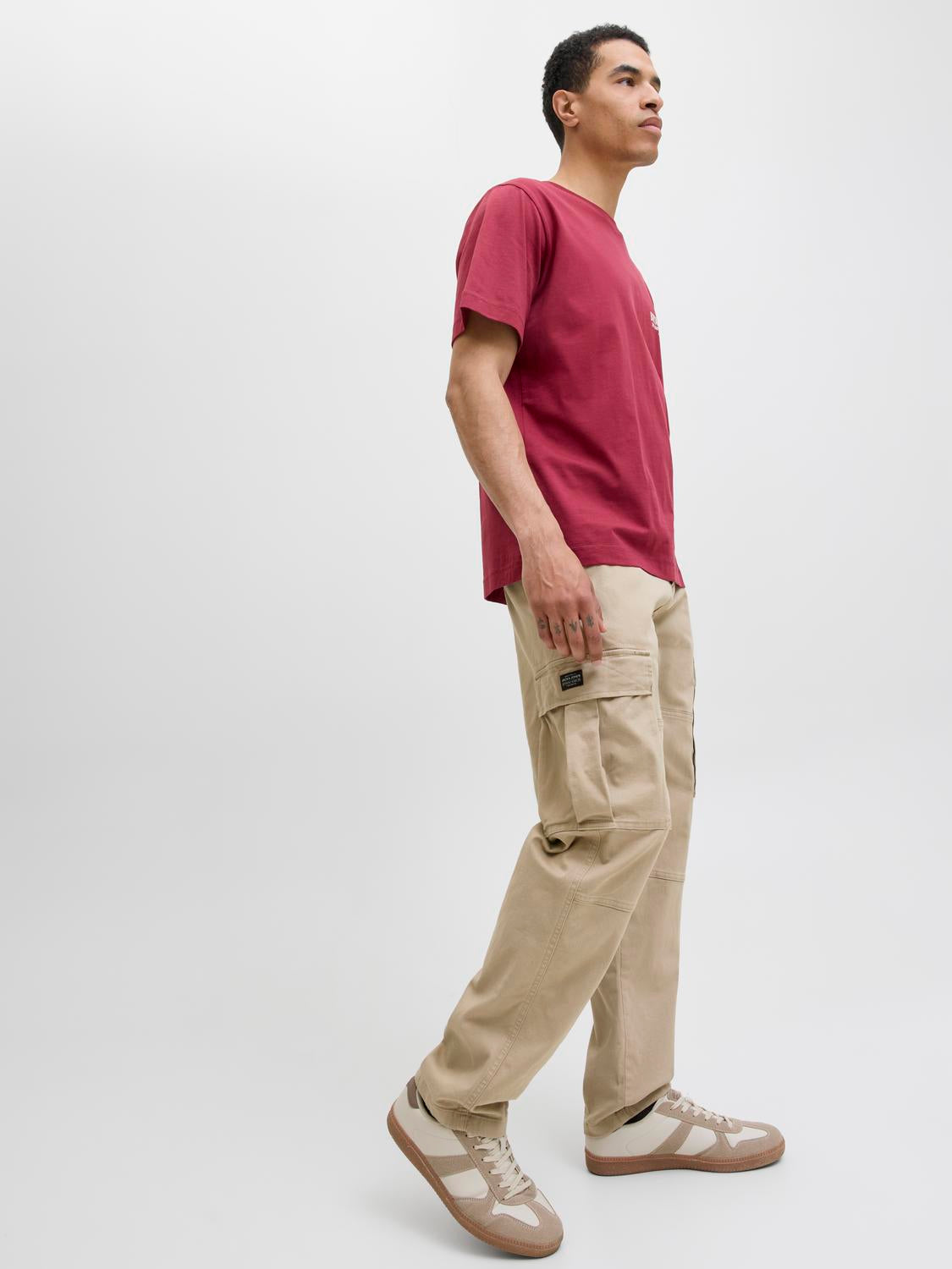 model_shot-creative
