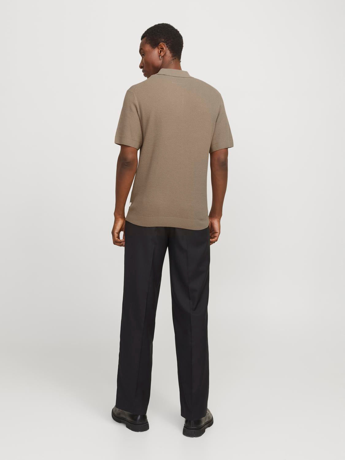 model_shot-back