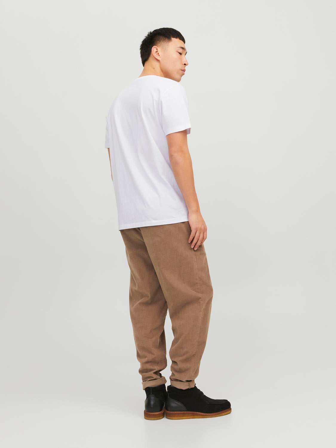 model_shot-back
